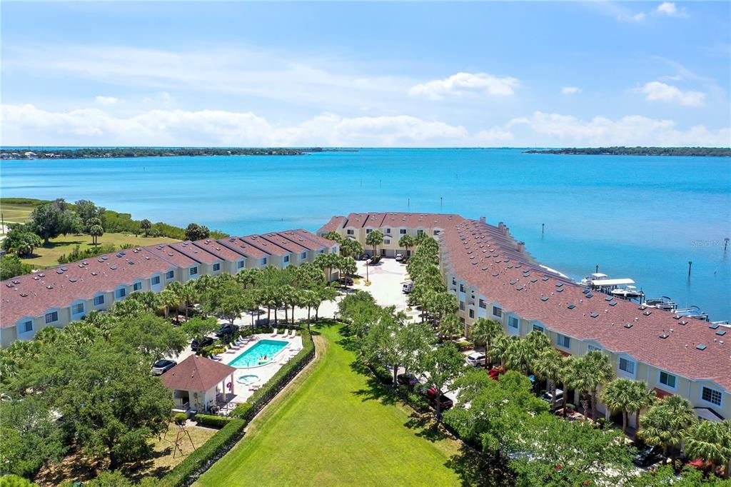 Recently Sold: $488,000 (3 beds, 3 baths, 1834 Square Feet)