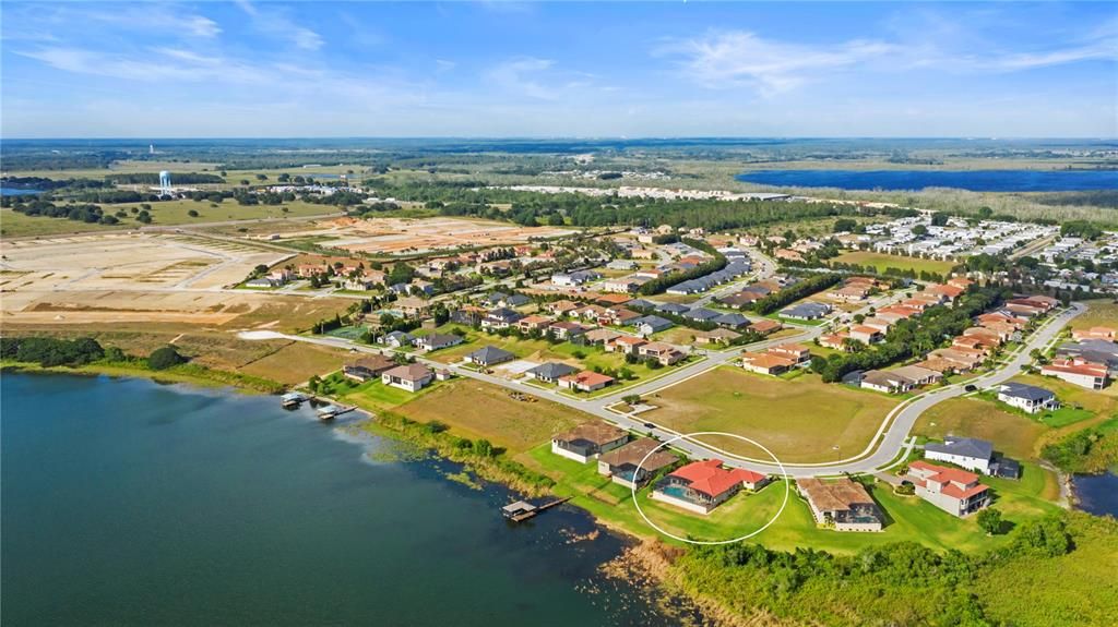 Prime location and the lot extends into the lake