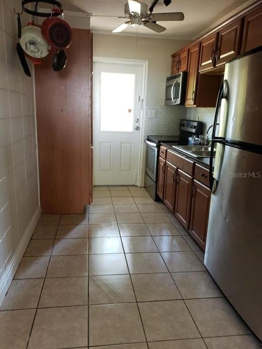 Recently Rented: $1,100 (2 beds, 1 baths, 640 Square Feet)