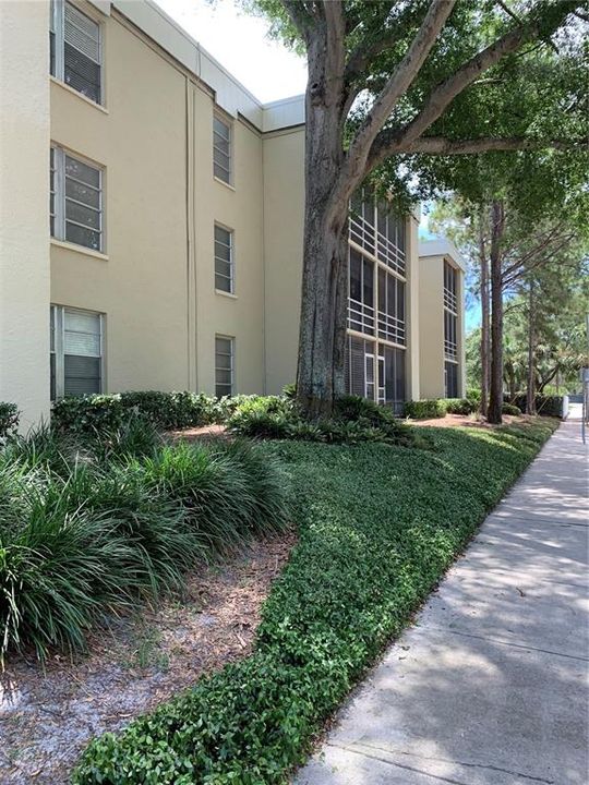 Recently Sold: $170,000 (2 beds, 2 baths, 875 Square Feet)