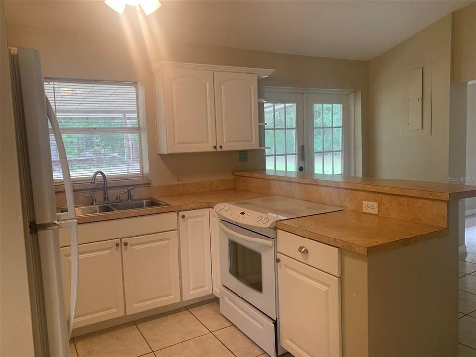 Recently Sold: $140,000 (2 beds, 1 baths, 798 Square Feet)