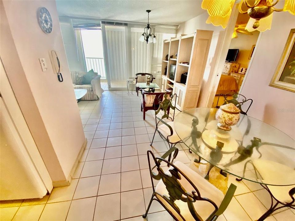 Recently Sold: $235,000 (1 beds, 1 baths, 721 Square Feet)