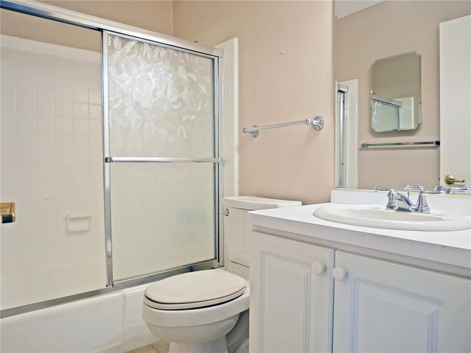 最近售出: $140,000 (2 贝兹, 2 浴室, 1075 平方英尺)