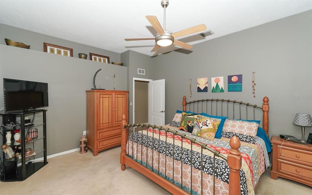 Recently Sold: $569,000 (3 beds, 2 baths, 2270 Square Feet)