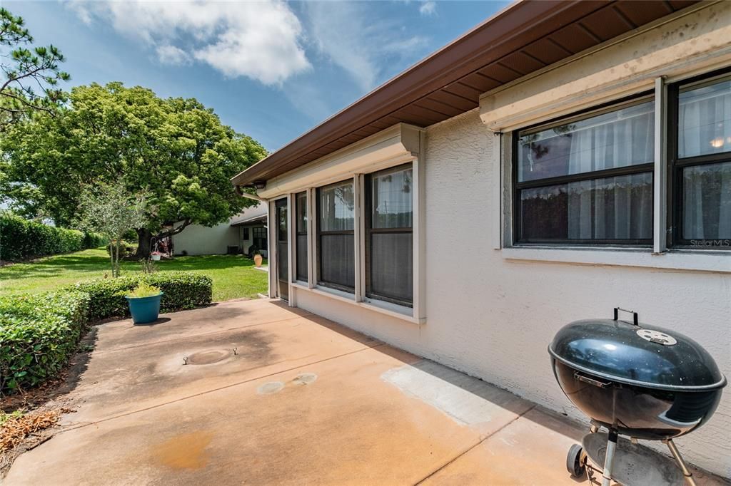 Recently Sold: $94,900 (2 beds, 2 baths, 1326 Square Feet)