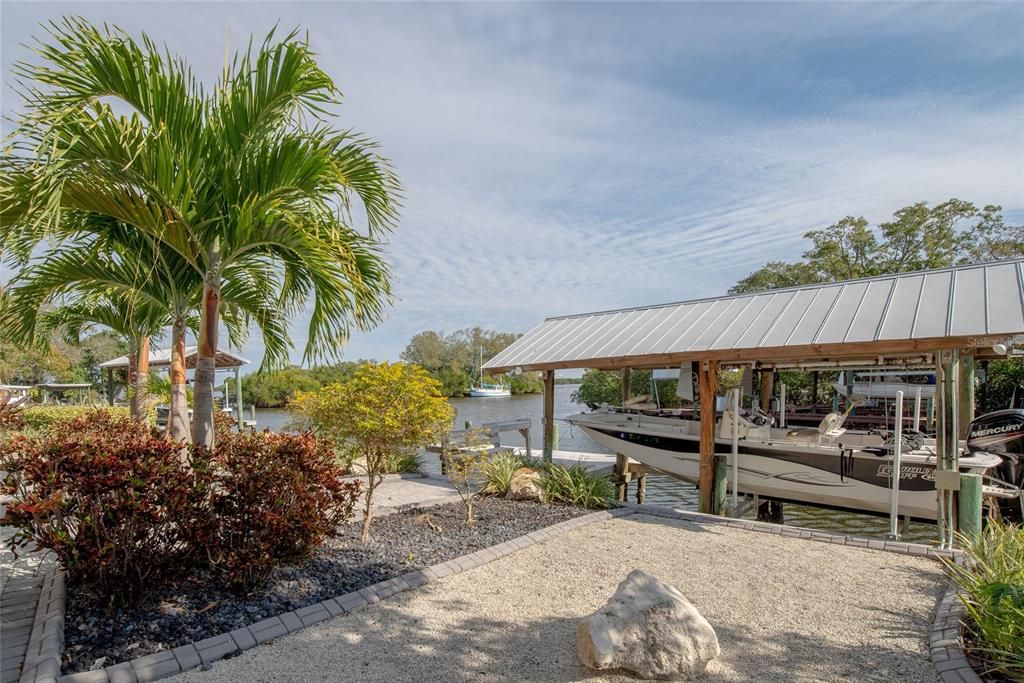 Recently Sold: $1,050,000 (3 beds, 3 baths, 2065 Square Feet)
