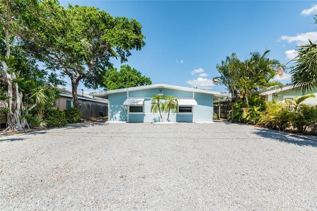 Recently Sold: $1,195,000 (0 beds, 0 baths, 2077 Square Feet)