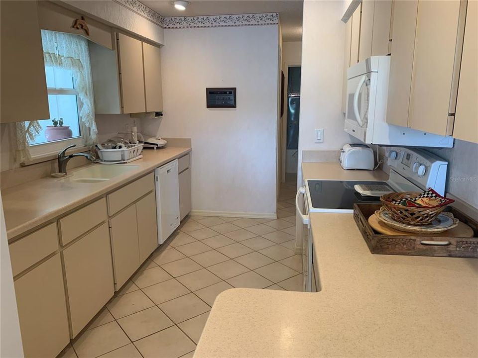 Recently Sold: $310,000 (2 beds, 2 baths, 1521 Square Feet)
