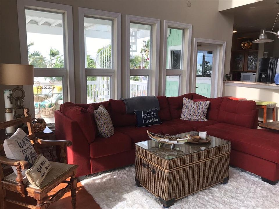 Recently Sold: $899,000 (3 beds, 3 baths, 2060 Square Feet)