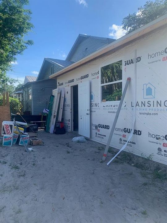 Recently Sold: $219,500 (2 beds, 1 baths, 1066 Square Feet)