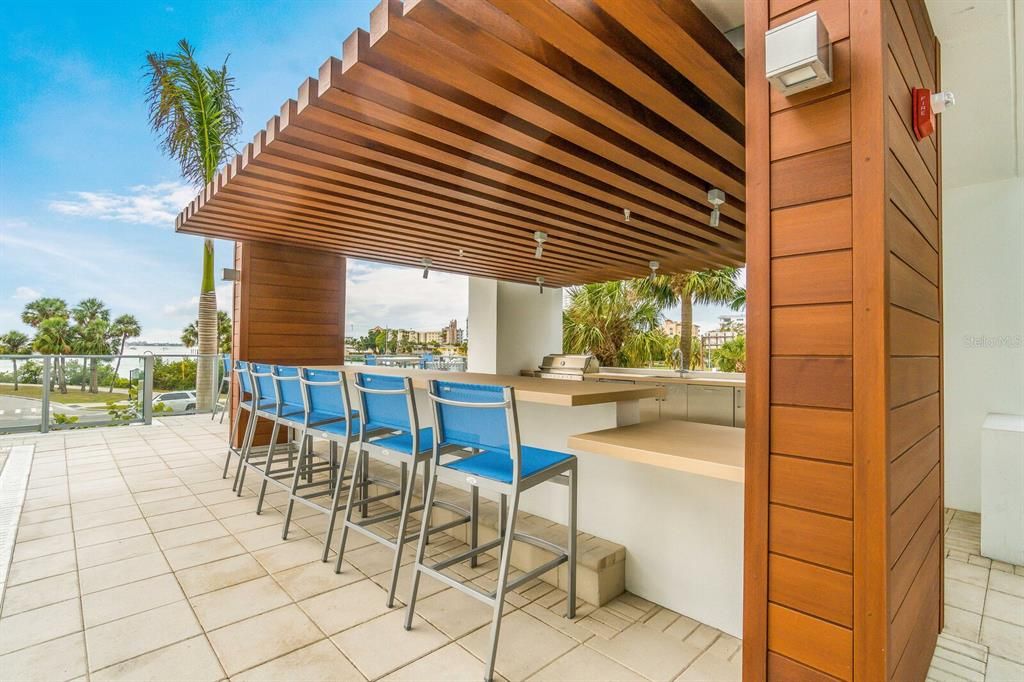 Recently Sold: $1,650,000 (2 beds, 2 baths, 1810 Square Feet)