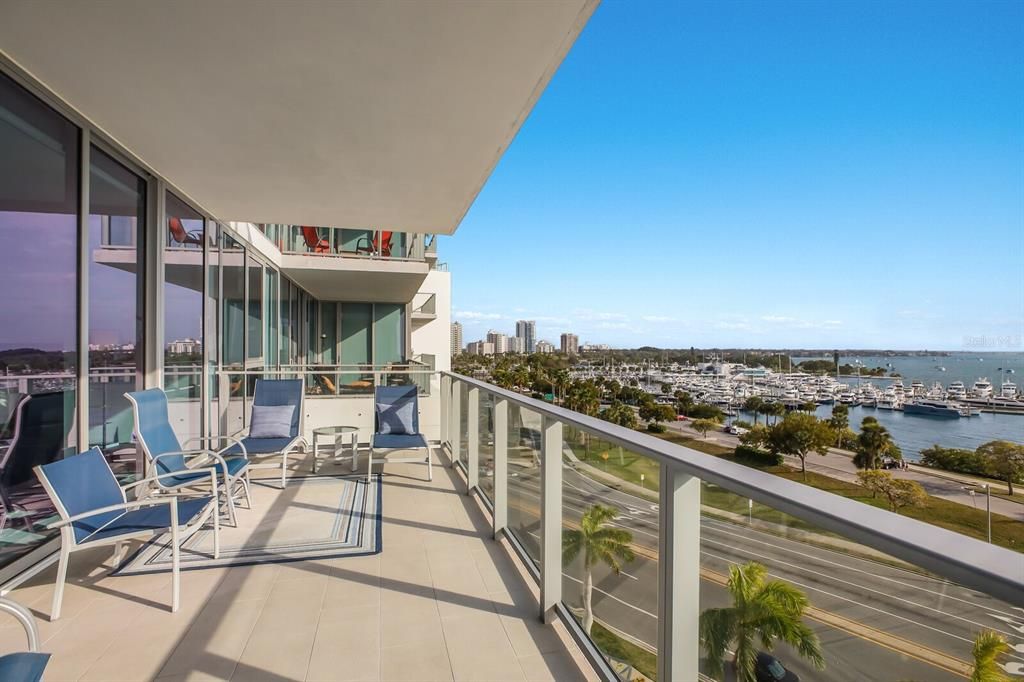 Recently Sold: $1,650,000 (2 beds, 2 baths, 1810 Square Feet)