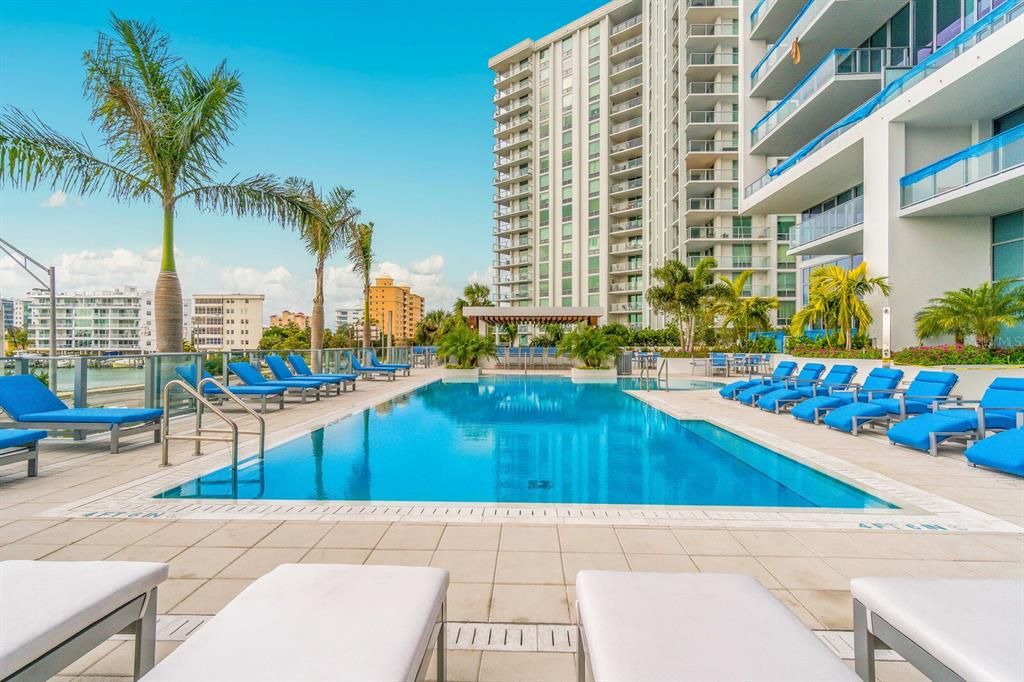 Recently Sold: $1,650,000 (2 beds, 2 baths, 1810 Square Feet)