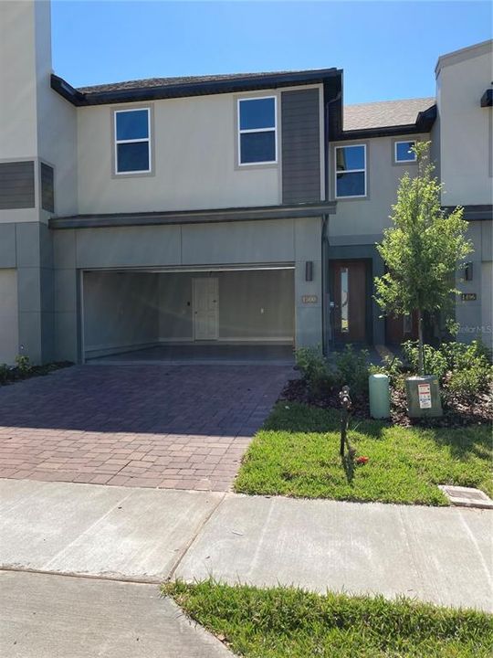 Недавно продано: $359,620 (3 спален, 2 ванн, 2376 Квадратных фут)