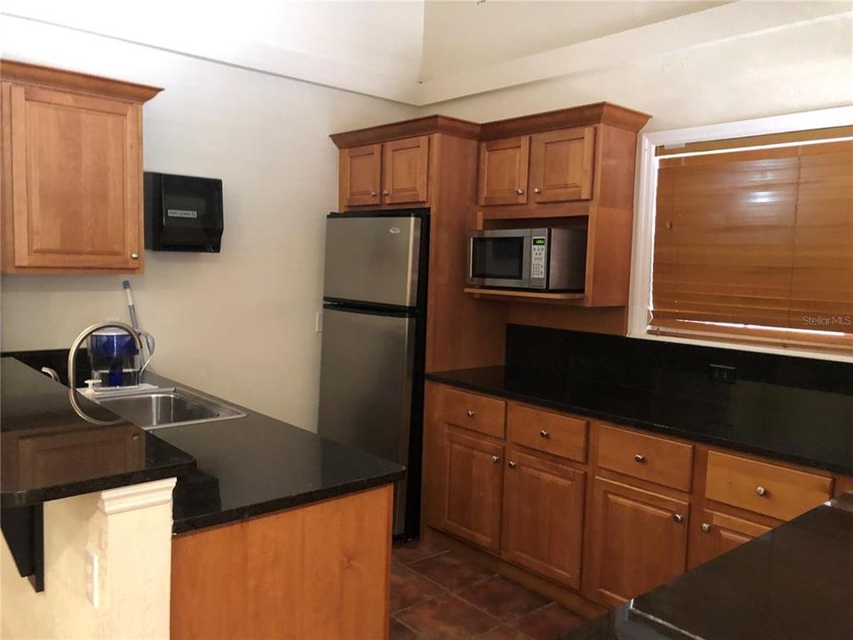 Recently Sold: $129,000 (1 beds, 1 baths, 675 Square Feet)