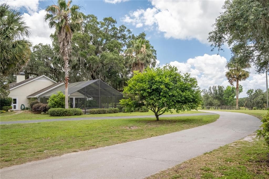 Recently Sold: $935,000 (3 beds, 2 baths, 4712 Square Feet)