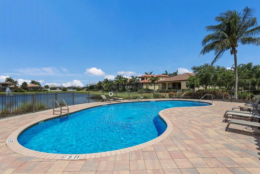 Recently Sold: $1,100,000 (5 beds, 4 baths, 4392 Square Feet)