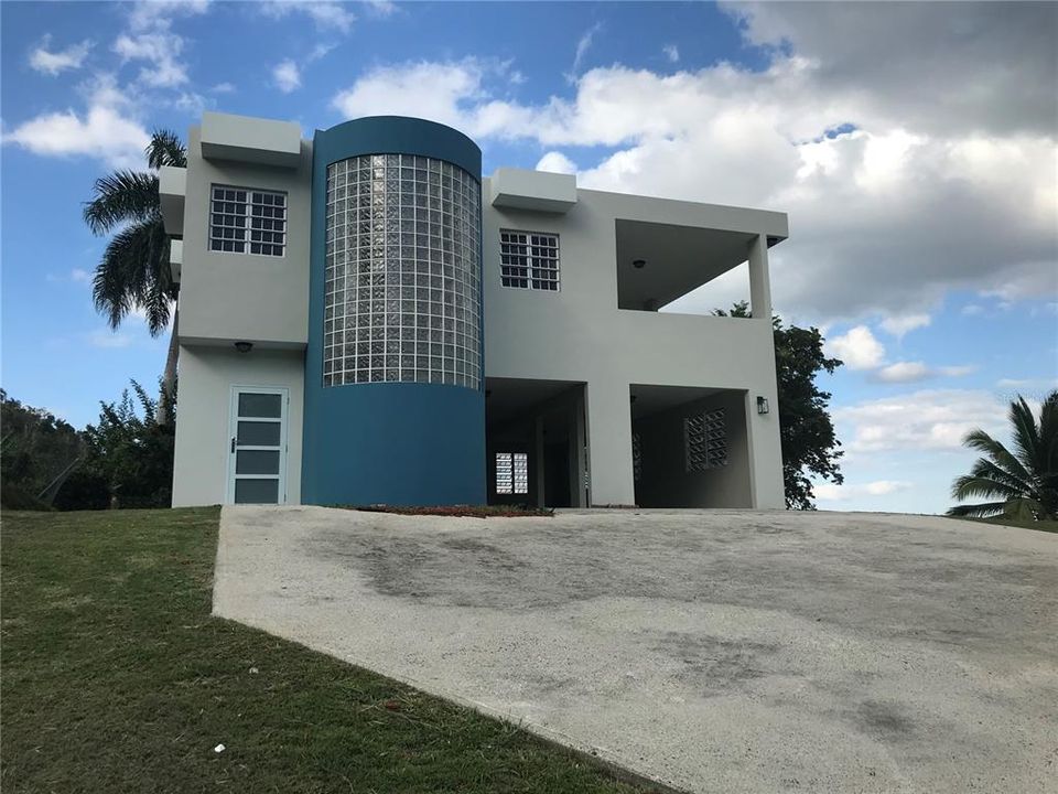 Vendido Recientemente: $179,900 (4 camas, 3 baños, 950 Pies cuadrados)