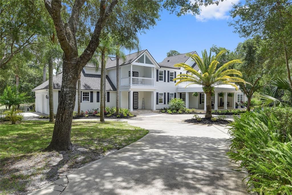 Recently Sold: $2,095,000 (6 beds, 5 baths, 6428 Square Feet)