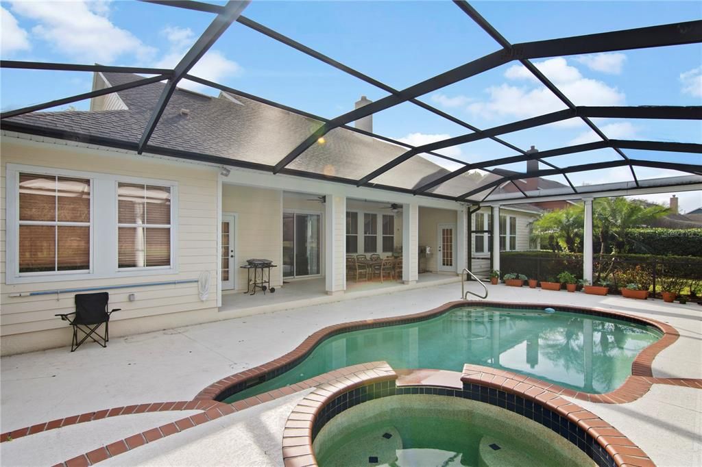 Recently Sold: $865,000 (5 beds, 5 baths, 3699 Square Feet)