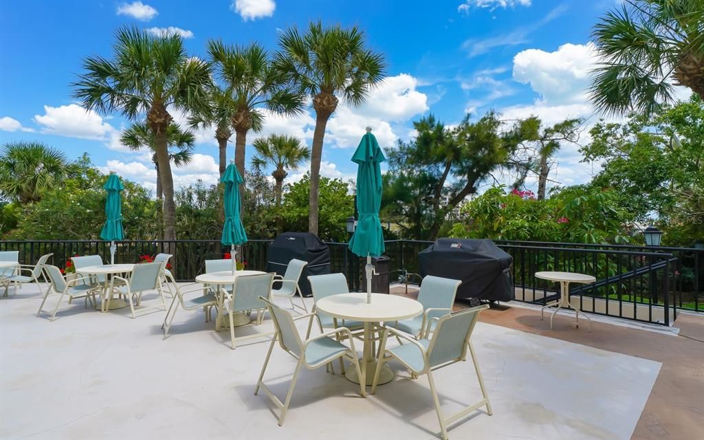 Recently Sold: $915,000 (2 beds, 2 baths, 1551 Square Feet)