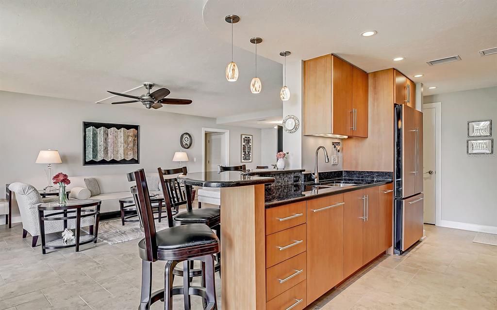 Recently Sold: $915,000 (2 beds, 2 baths, 1551 Square Feet)