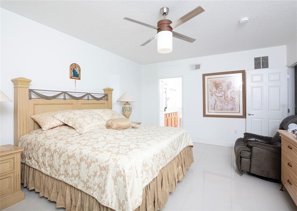 Recently Sold: $425,000 (3 beds, 2 baths, 2238 Square Feet)
