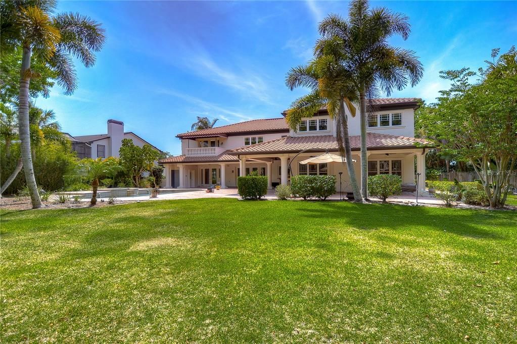 Recently Sold: $1,900,000 (6 beds, 6 baths, 6826 Square Feet)