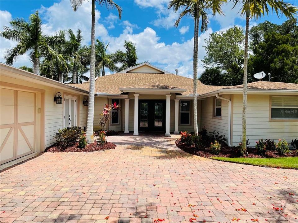 Recently Sold: $1,925,000 (3 beds, 3 baths, 2903 Square Feet)