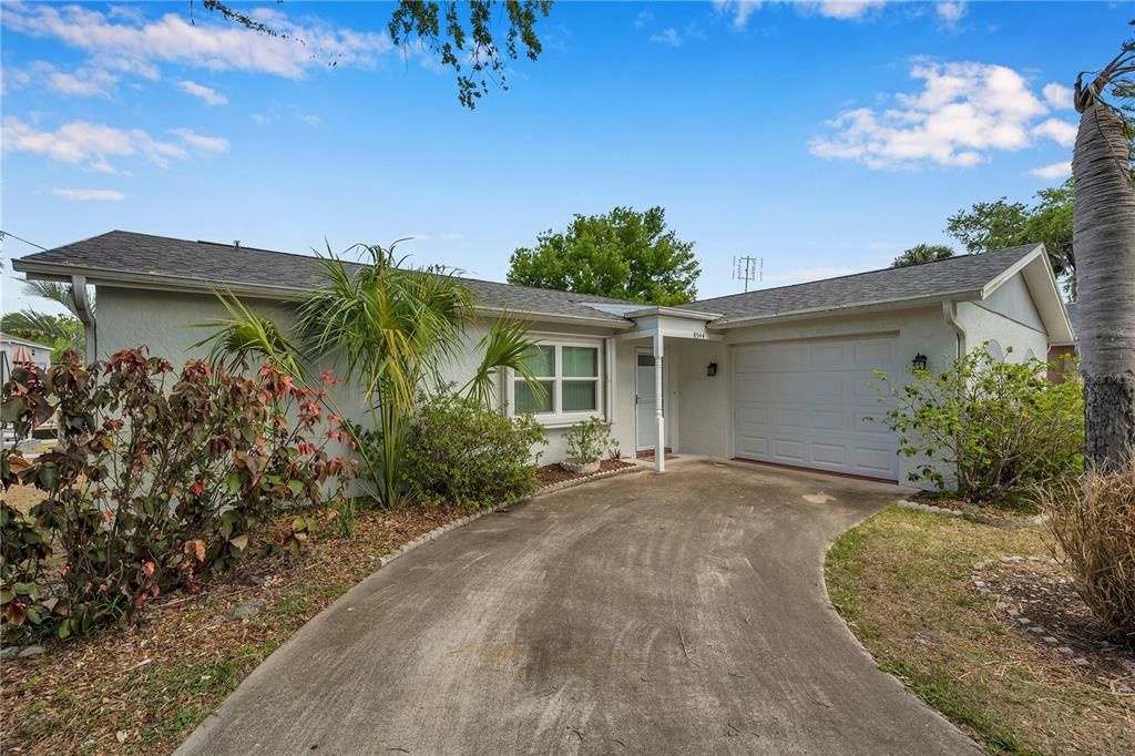 Recently Sold: $339,000 (2 beds, 2 baths, 1352 Square Feet)