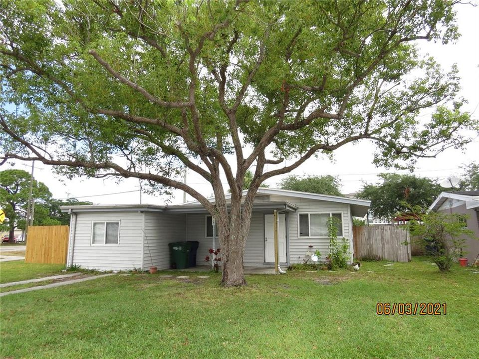 Recently Sold: $279,000 (3 beds, 1 baths, 977 Square Feet)