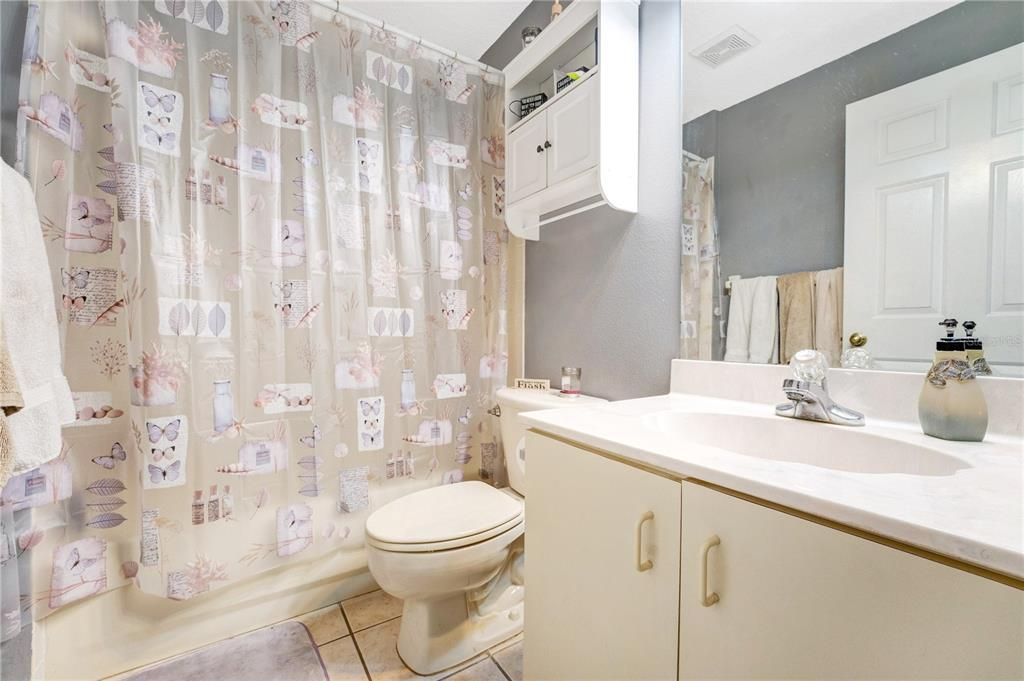 最近售出: $300,000 (3 贝兹, 2 浴室, 1710 平方英尺)
