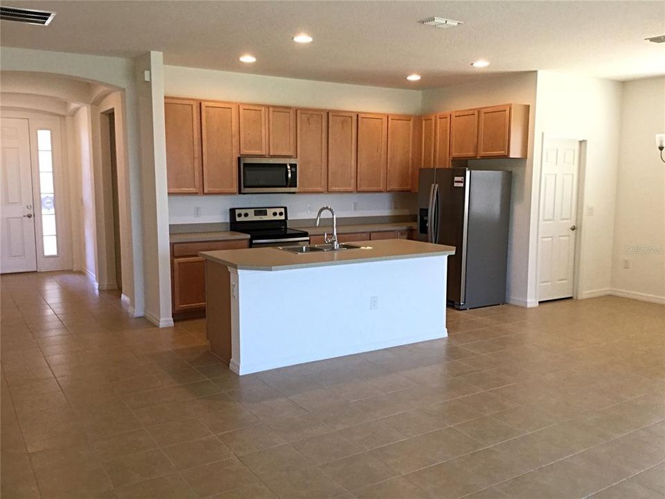 Recently Rented: $1,695 (4 beds, 2 baths, 1846 Square Feet)