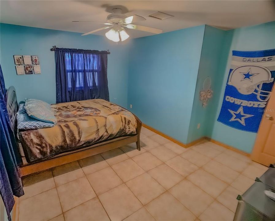 Vendido Recientemente: $155,900 (4 camas, 2 baños, 1549 Pies cuadrados)