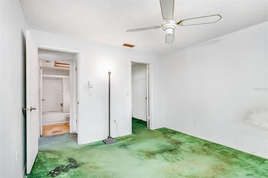 Recently Sold: $90,000 (2 beds, 1 baths, 880 Square Feet)
