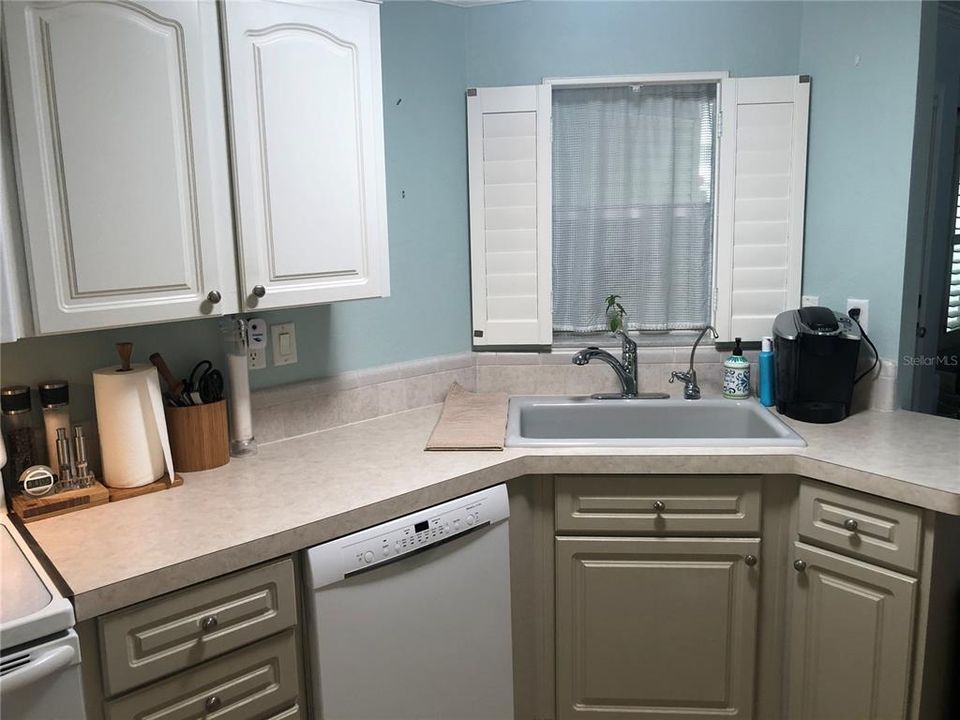 Recently Sold: $204,500 (3 beds, 2 baths, 1670 Square Feet)