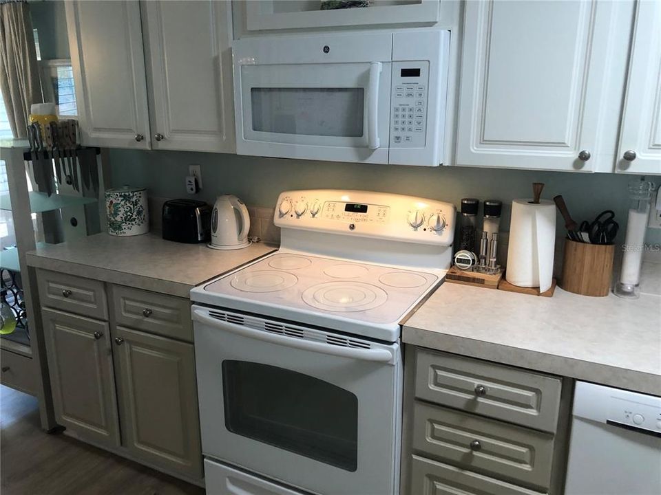 Recently Sold: $204,500 (3 beds, 2 baths, 1670 Square Feet)