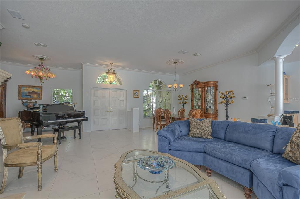 Recently Sold: $875,000 (4 beds, 3 baths, 2917 Square Feet)