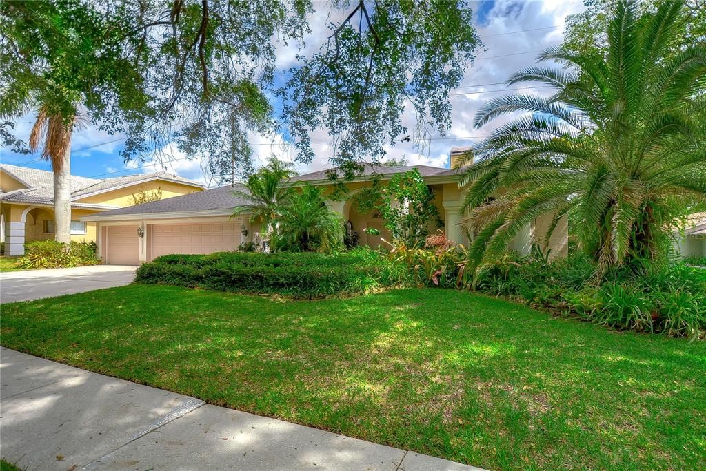 Recently Sold: $875,000 (4 beds, 3 baths, 2917 Square Feet)