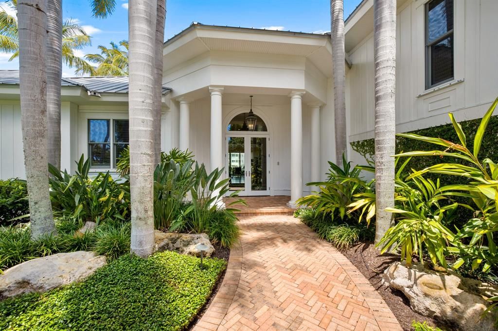 Recently Sold: $6,900,000 (4 beds, 4 baths, 5349 Square Feet)