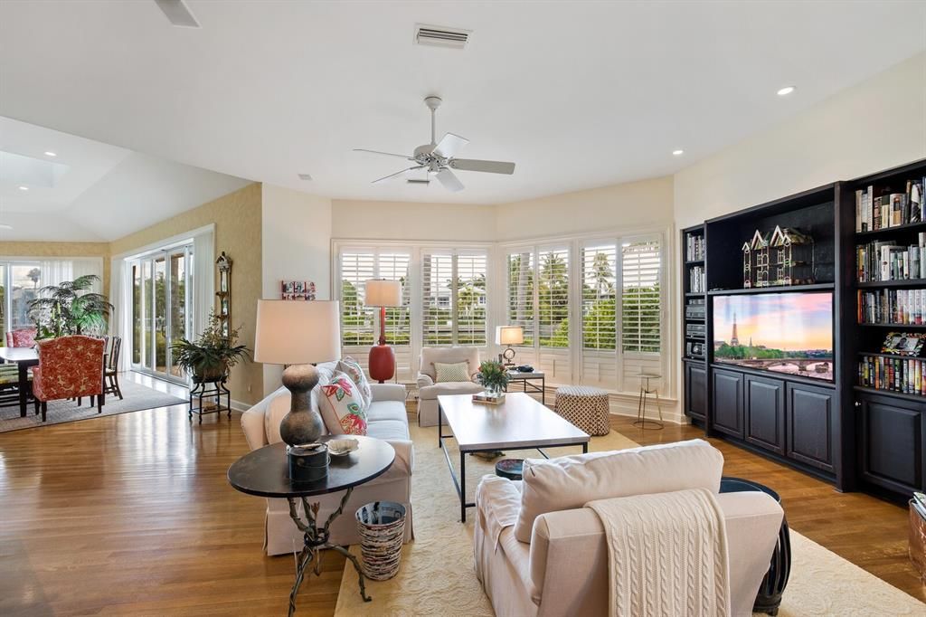 Recently Sold: $6,900,000 (4 beds, 4 baths, 5349 Square Feet)