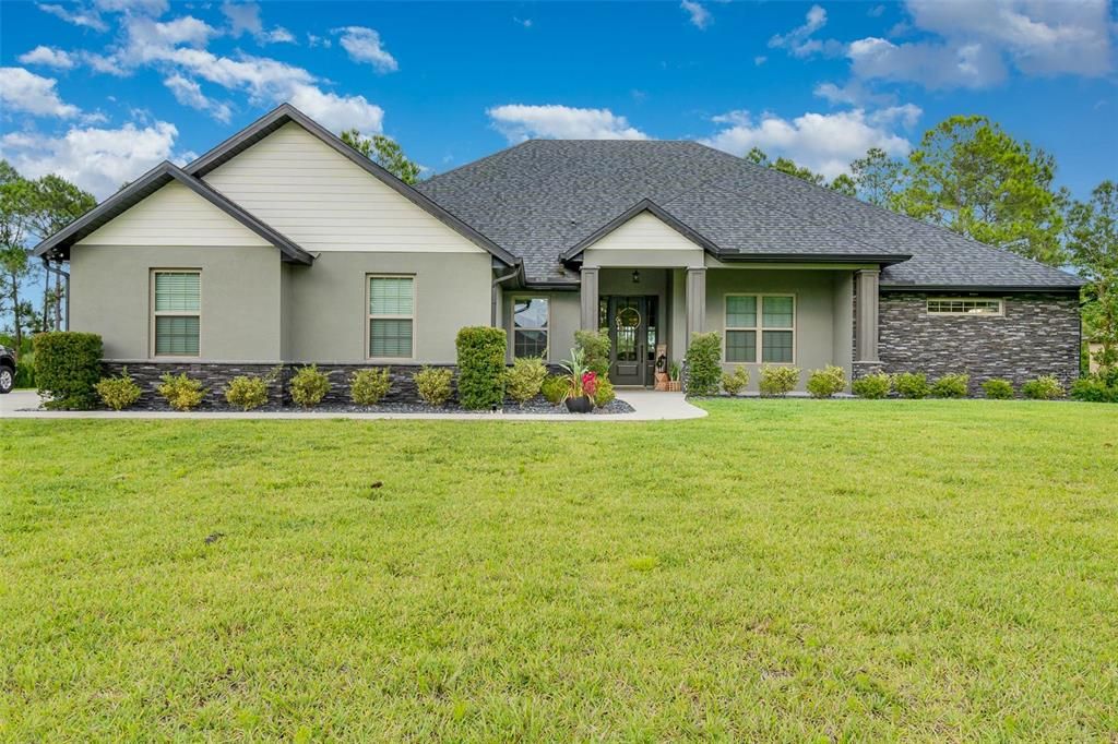 Recently Sold: $715,000 (4 beds, 3 baths, 2816 Square Feet)