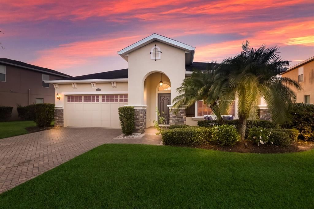 Recently Sold: $395,000 (4 beds, 2 baths, 1950 Square Feet)