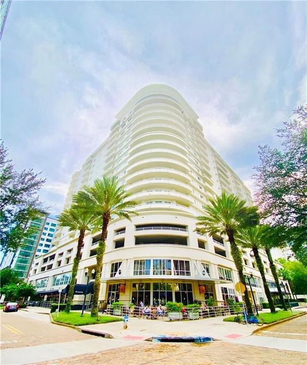 最近售出: $405,000 (1 贝兹, 2 浴室, 1325 平方英尺)