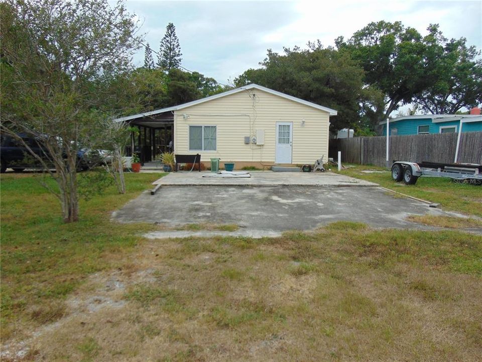 Recently Sold: $235,000 (3 beds, 1 baths, 912 Square Feet)