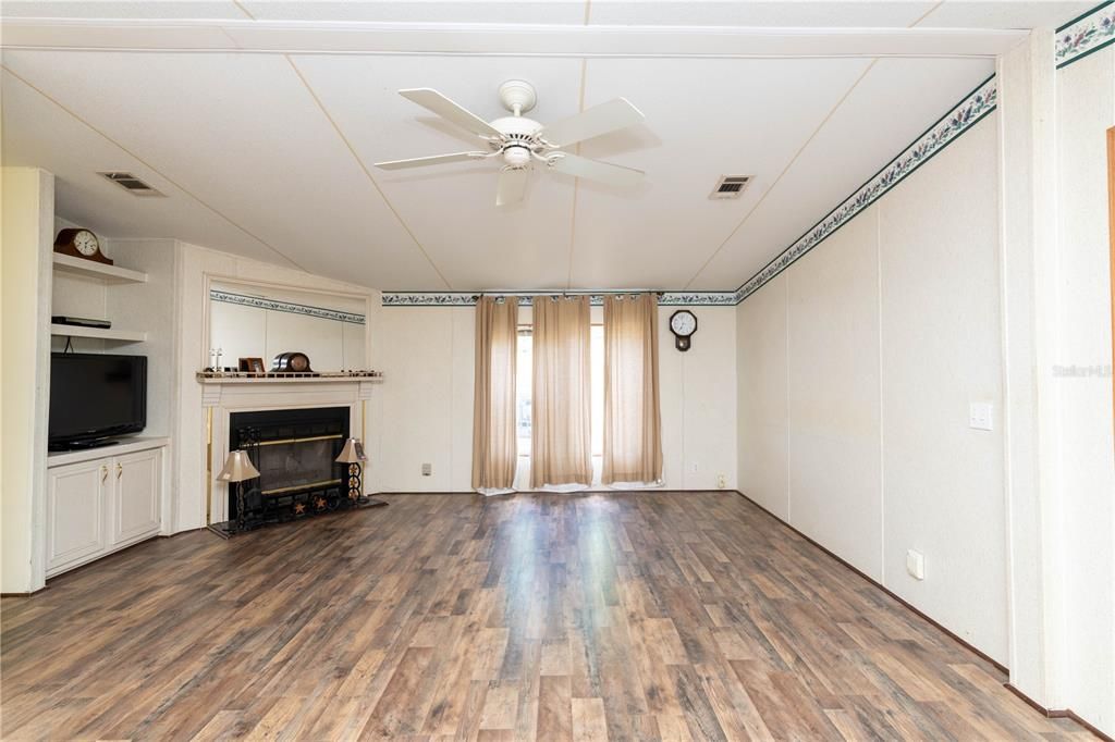 Recently Sold: $250,000 (3 beds, 2 baths, 1440 Square Feet)