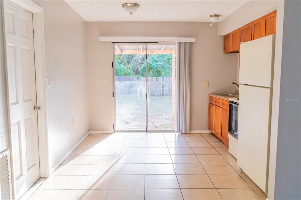 Recently Rented: $1,150 (2 beds, 1 baths, 672 Square Feet)