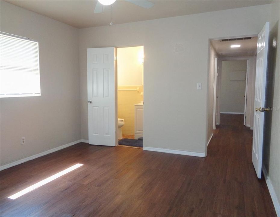 Recently Rented: $1,800 (3 beds, 2 baths, 1772 Square Feet)