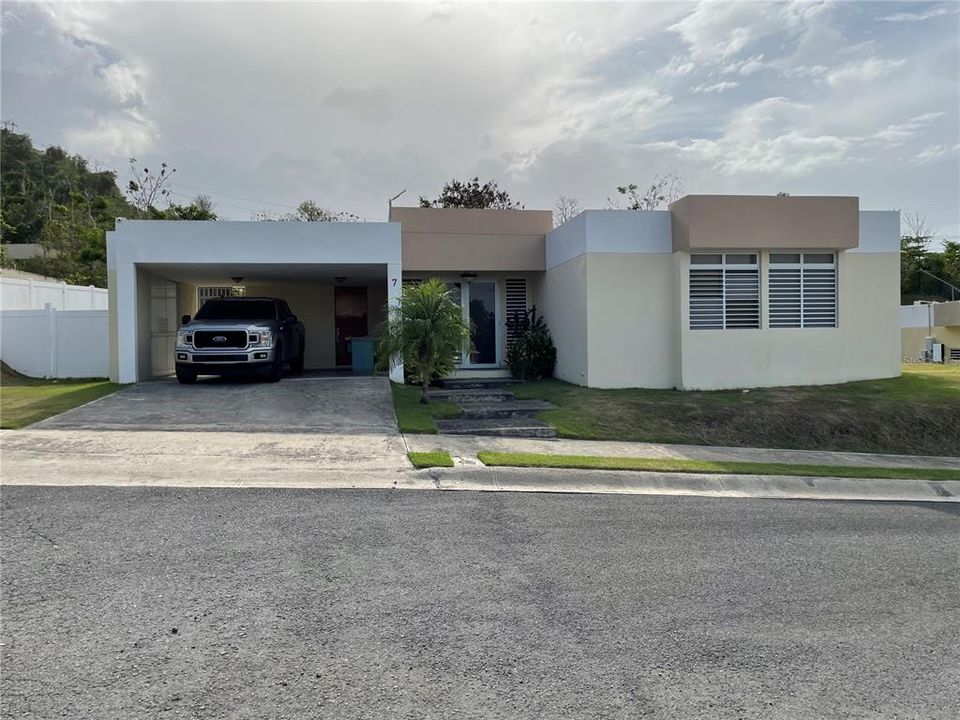 Recently Sold: $260,000 (4 beds, 2 baths, 1744 Square Feet)