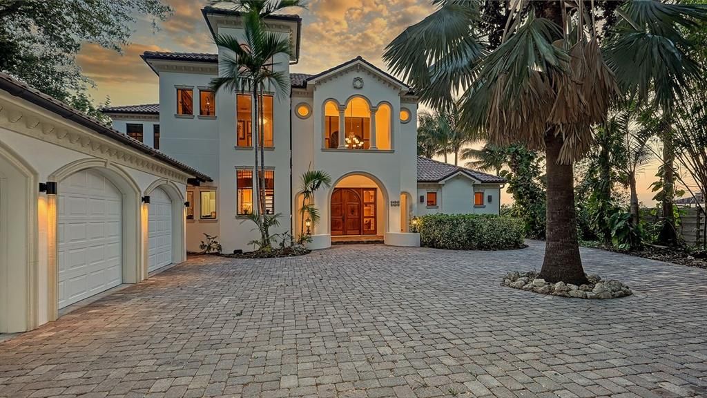 Recently Sold: $3,250,000 (3 beds, 3 baths, 4202 Square Feet)